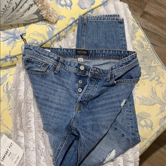 Men’s Jack & Jones distressed jeans, Size 33/34 - Picture 4 of 16